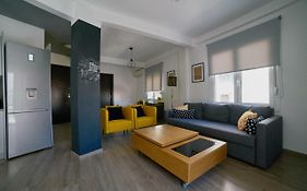 V&V Central & Elegant Apartment